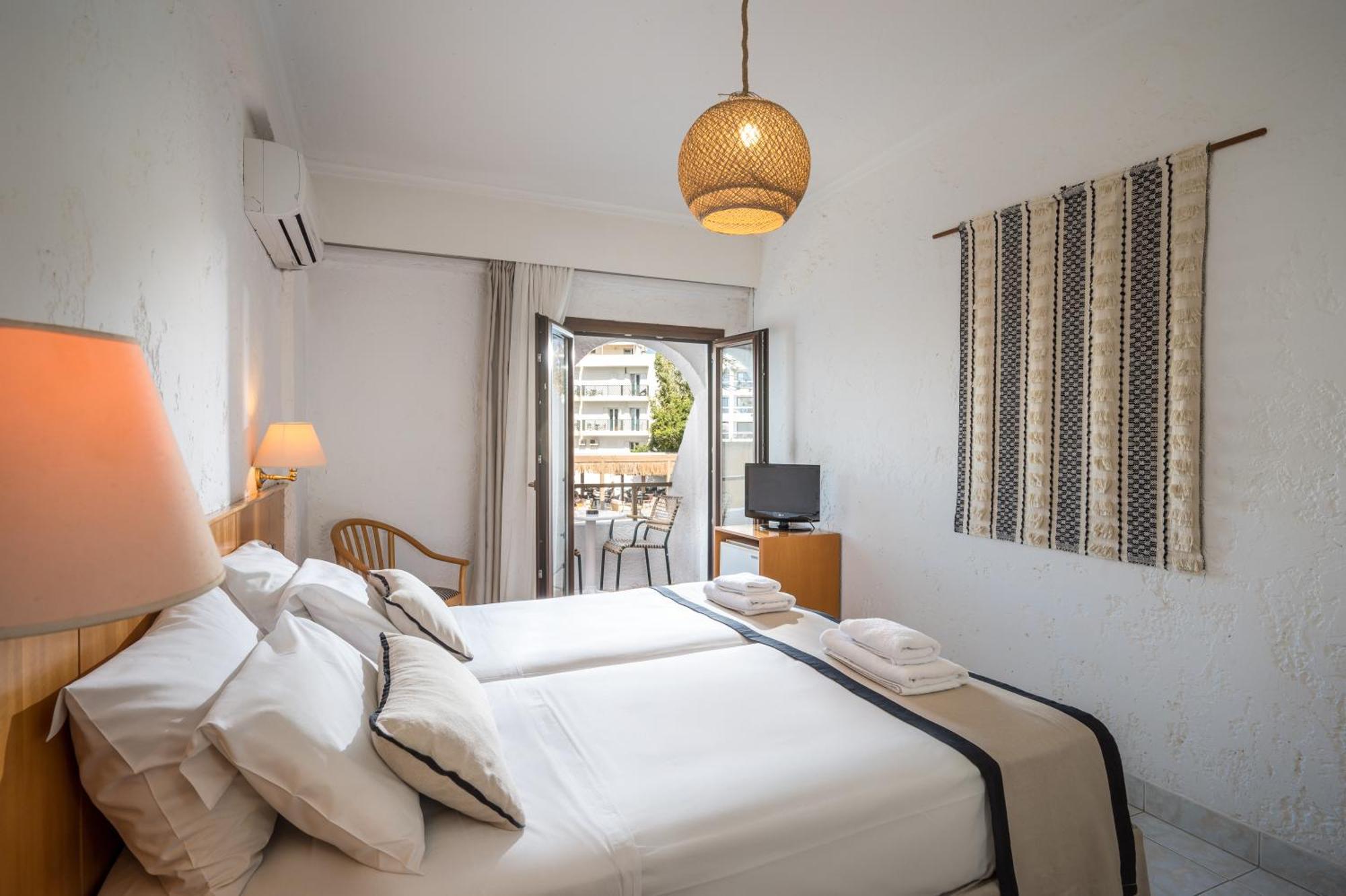 Heronissos Hotel 헐소니소스 외부 사진
