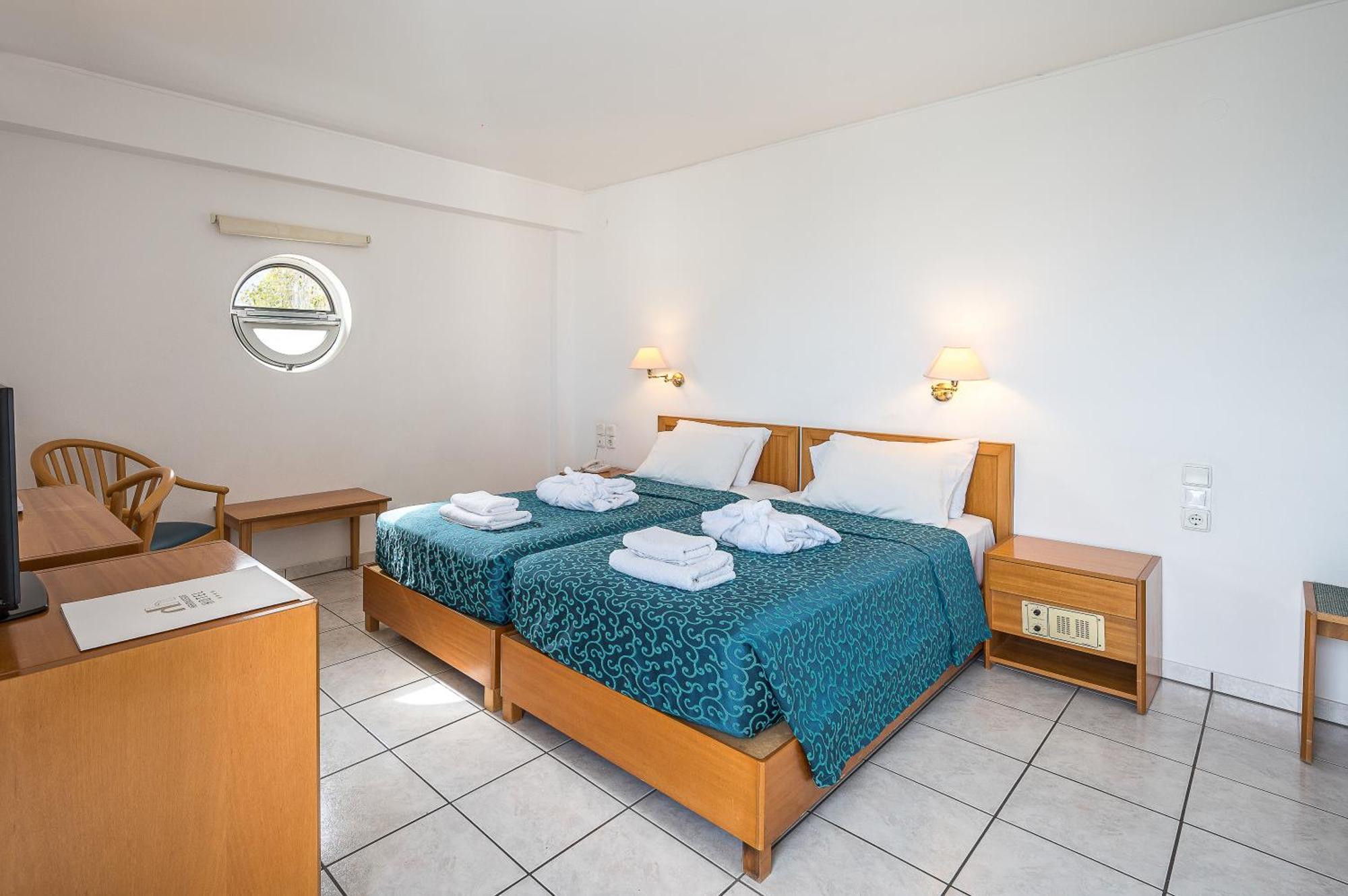 Heronissos Hotel 헐소니소스 외부 사진