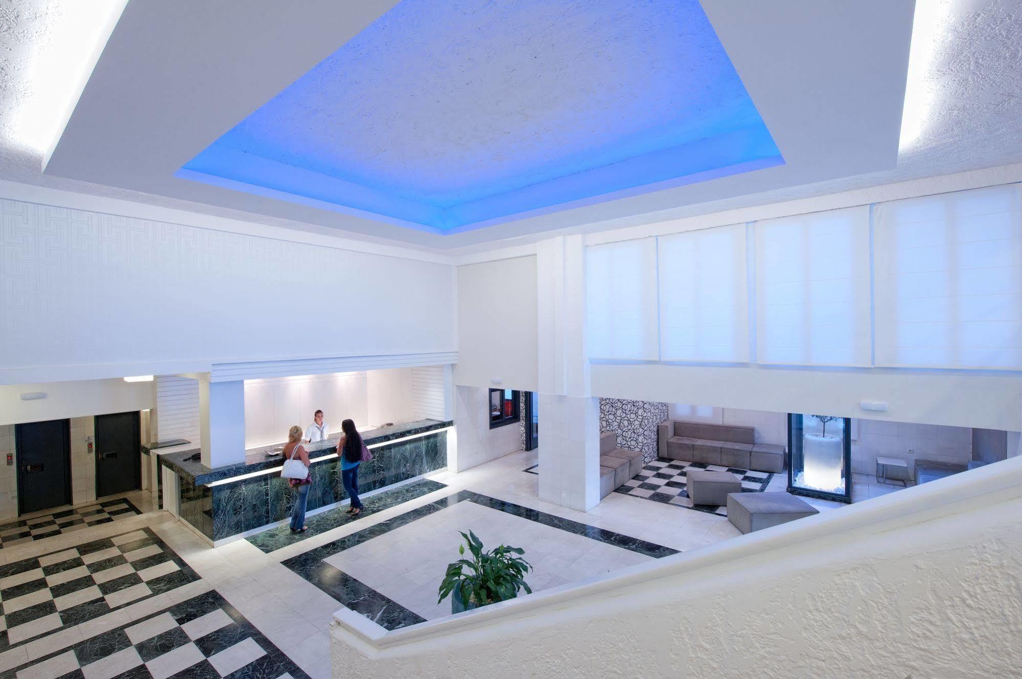 Heronissos Hotel 헐소니소스 외부 사진