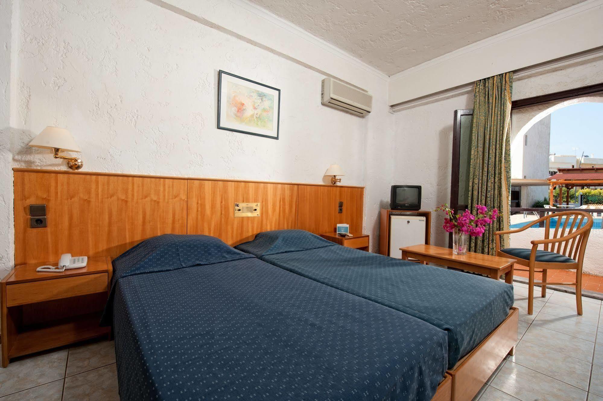 Heronissos Hotel 헐소니소스 외부 사진